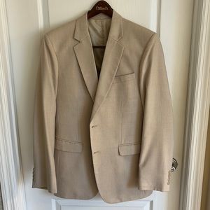 Suit, Sz 42R jacket, 33x34 pants. Suit is European cut (slim) and lightweight.